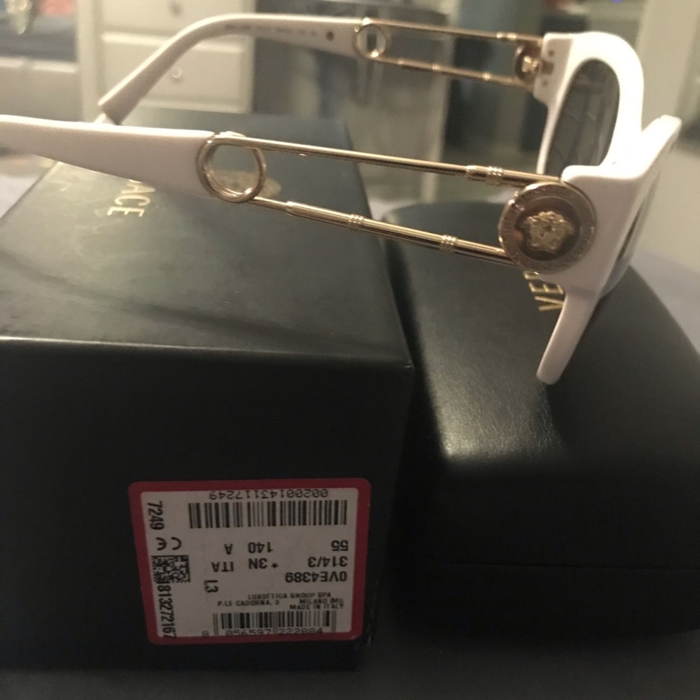 Women’s Versace Shades